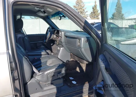 2002 Chevrolet Avalanche 1500 from USA, damaged, VIN 3GNEC13T82G109983